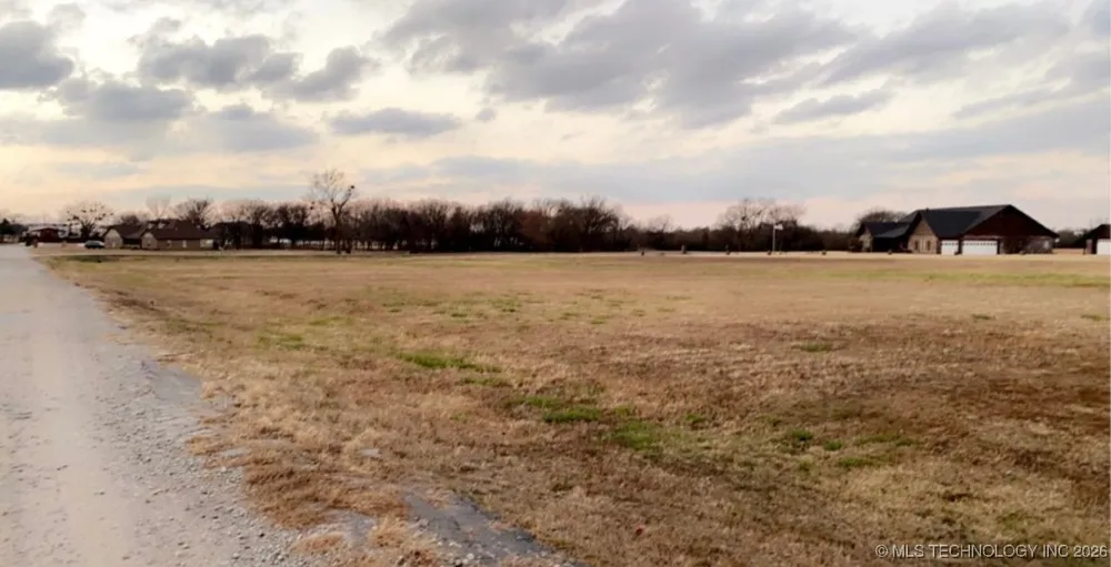 10 Red Bud Lane Morris, OK 74445