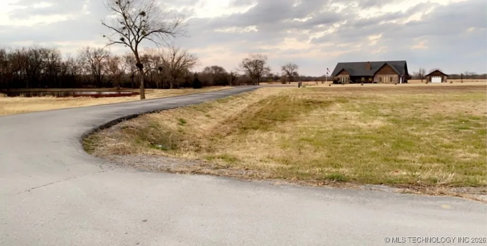 10 Red Bud Lane Morris, OK 74445