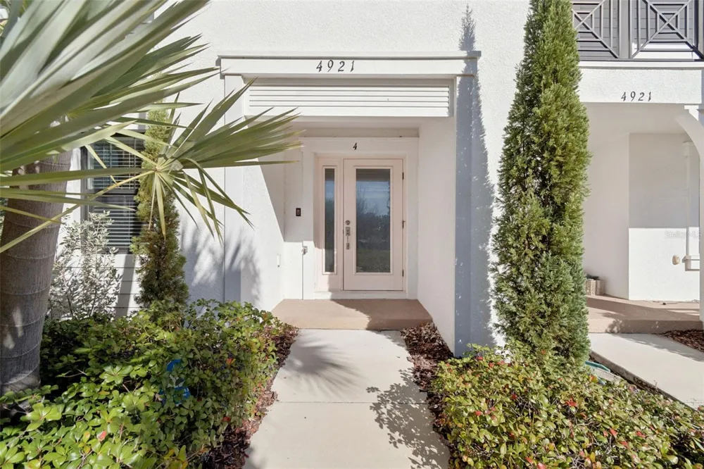4921 W PAUL AVENUE #4 Tampa, FL 33611