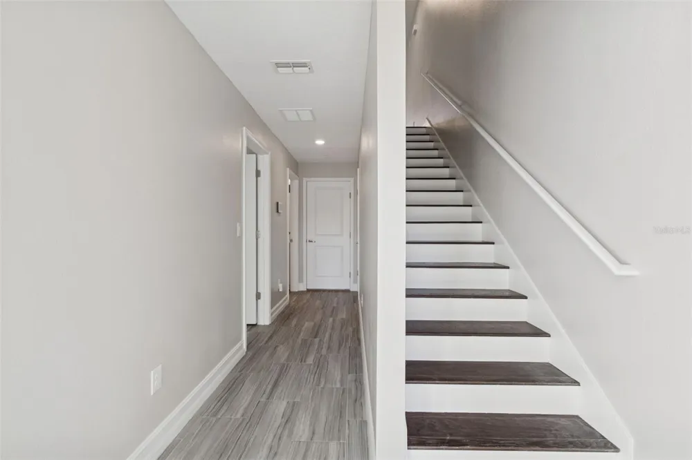 4921 W PAUL AVENUE #4 Tampa, FL 33611