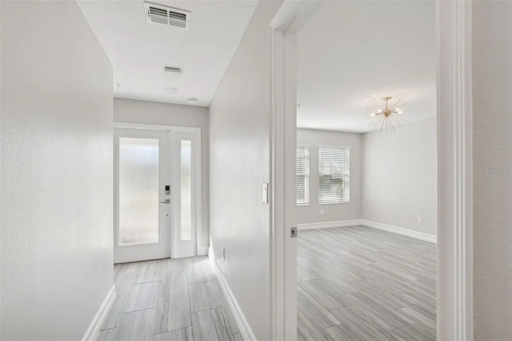 4921 W PAUL AVENUE #4 Tampa, FL 33611