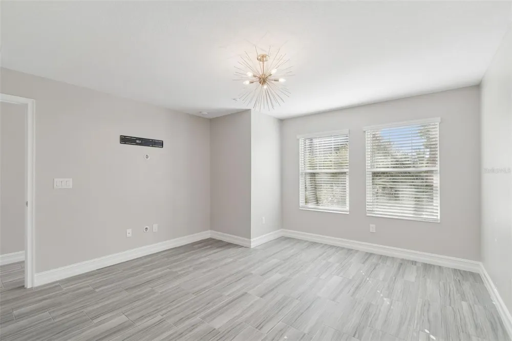 4921 W PAUL AVENUE #4 Tampa, FL 33611