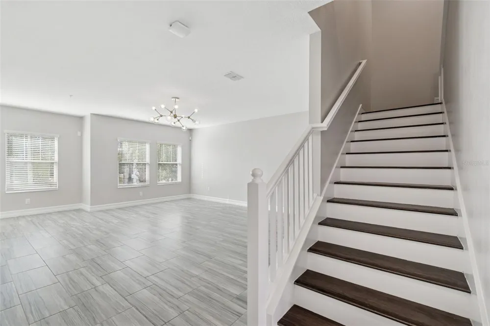 4921 W PAUL AVENUE #4 Tampa, FL 33611