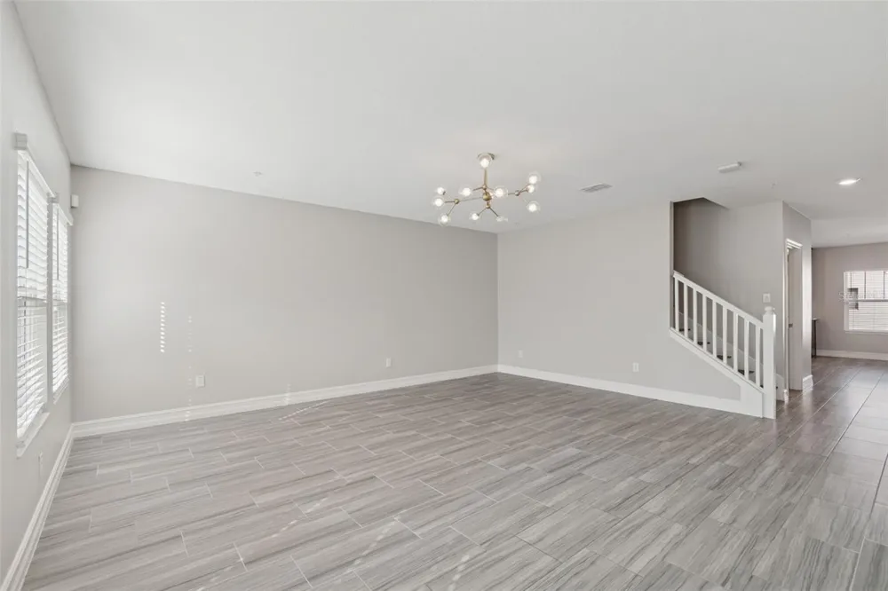 4921 W PAUL AVENUE #4 Tampa, FL 33611