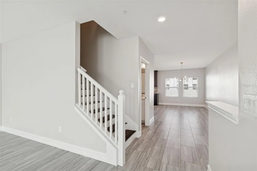 4921 W PAUL AVENUE #4 Tampa, FL 33611