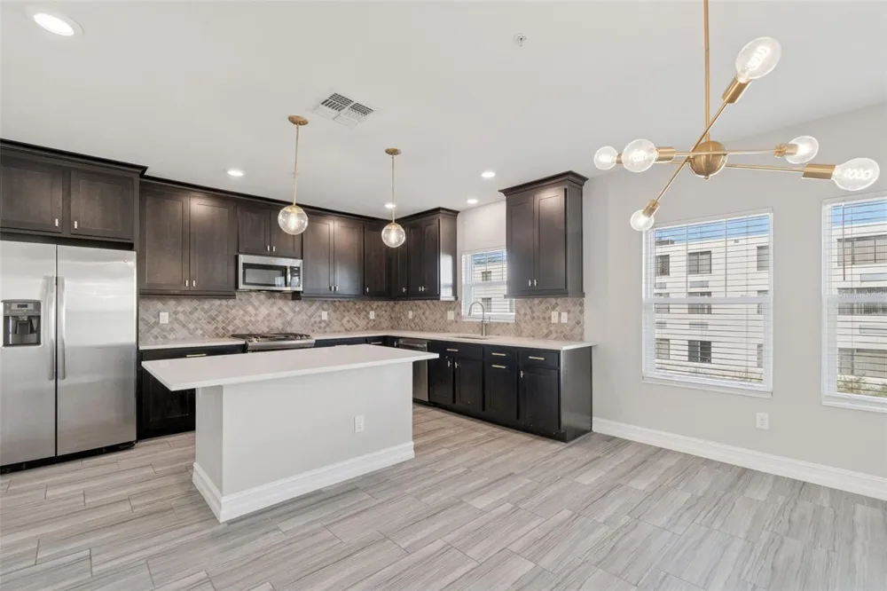 4921 W PAUL AVENUE #4 Tampa, FL 33611