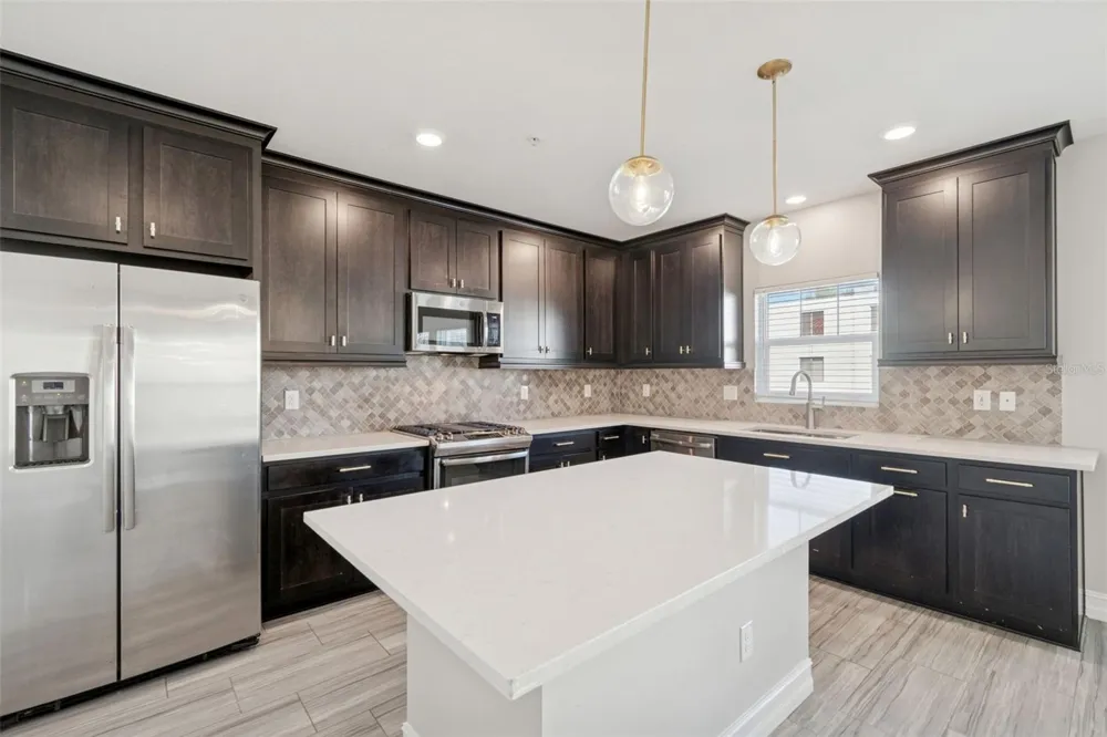 4921 W PAUL AVENUE #4 Tampa, FL 33611