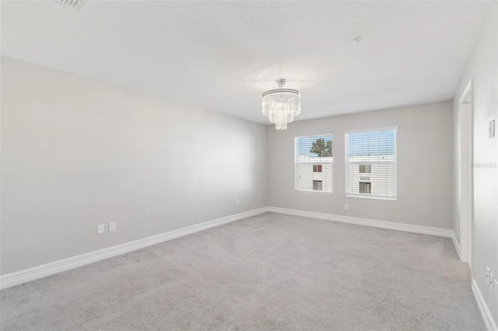 4921 W PAUL AVENUE #4 Tampa, FL 33611