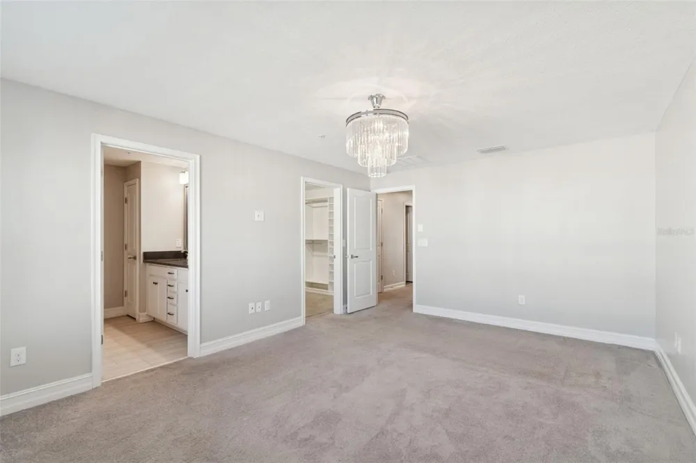 4921 W PAUL AVENUE #4 Tampa, FL 33611