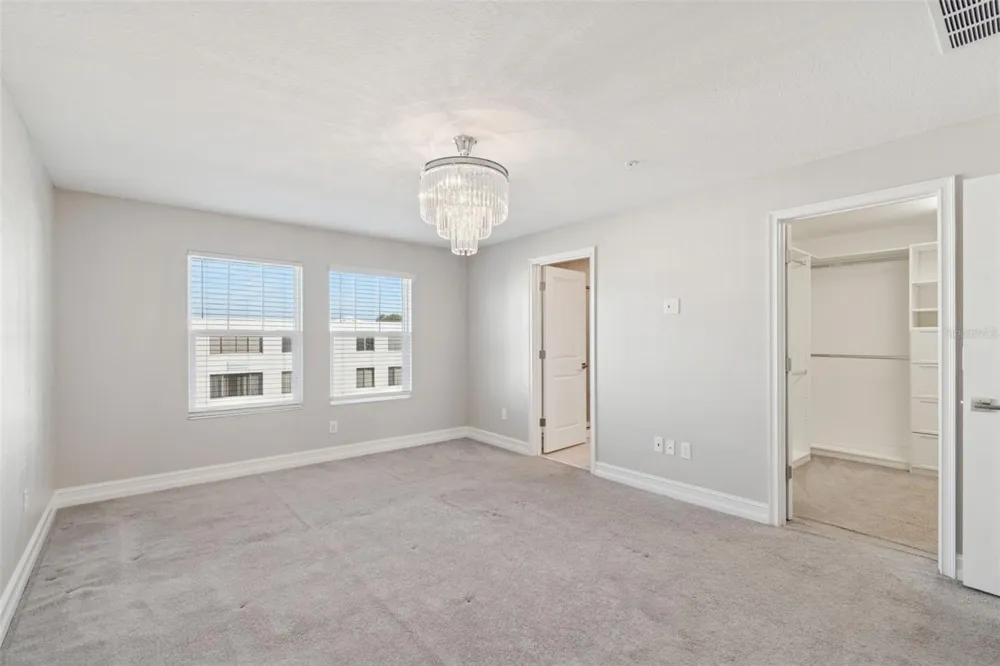4921 W PAUL AVENUE #4 Tampa, FL 33611