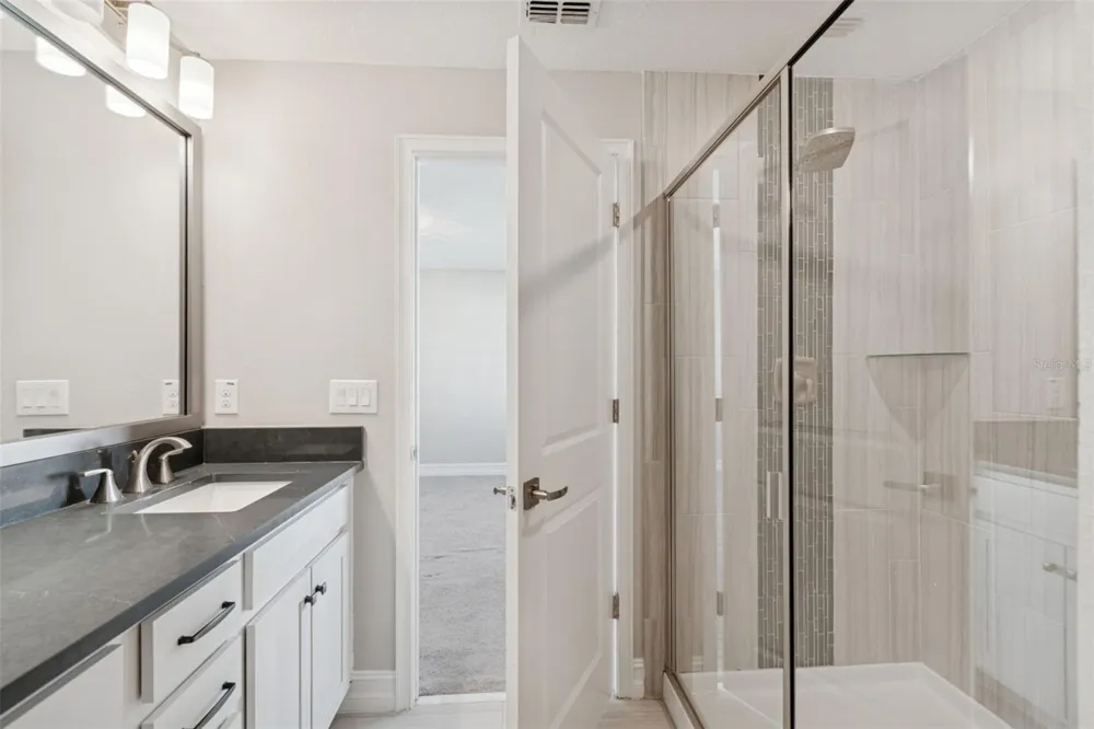 4921 W PAUL AVENUE #4 Tampa, FL 33611