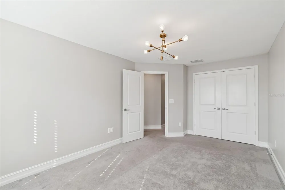 4921 W PAUL AVENUE #4 Tampa, FL 33611
