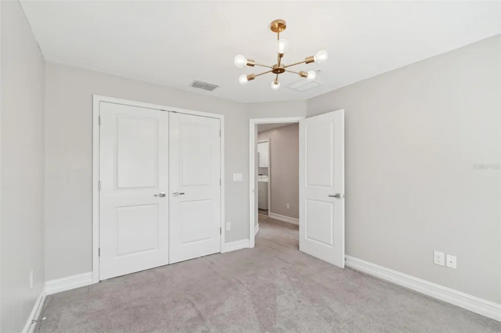 4921 W PAUL AVENUE #4 Tampa, FL 33611