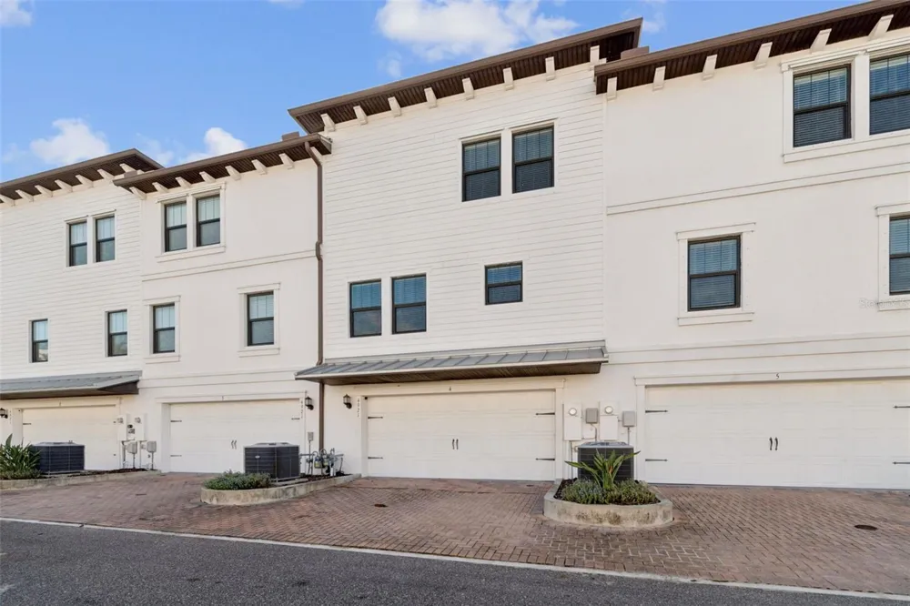 4921 W PAUL AVENUE #4 Tampa, FL 33611