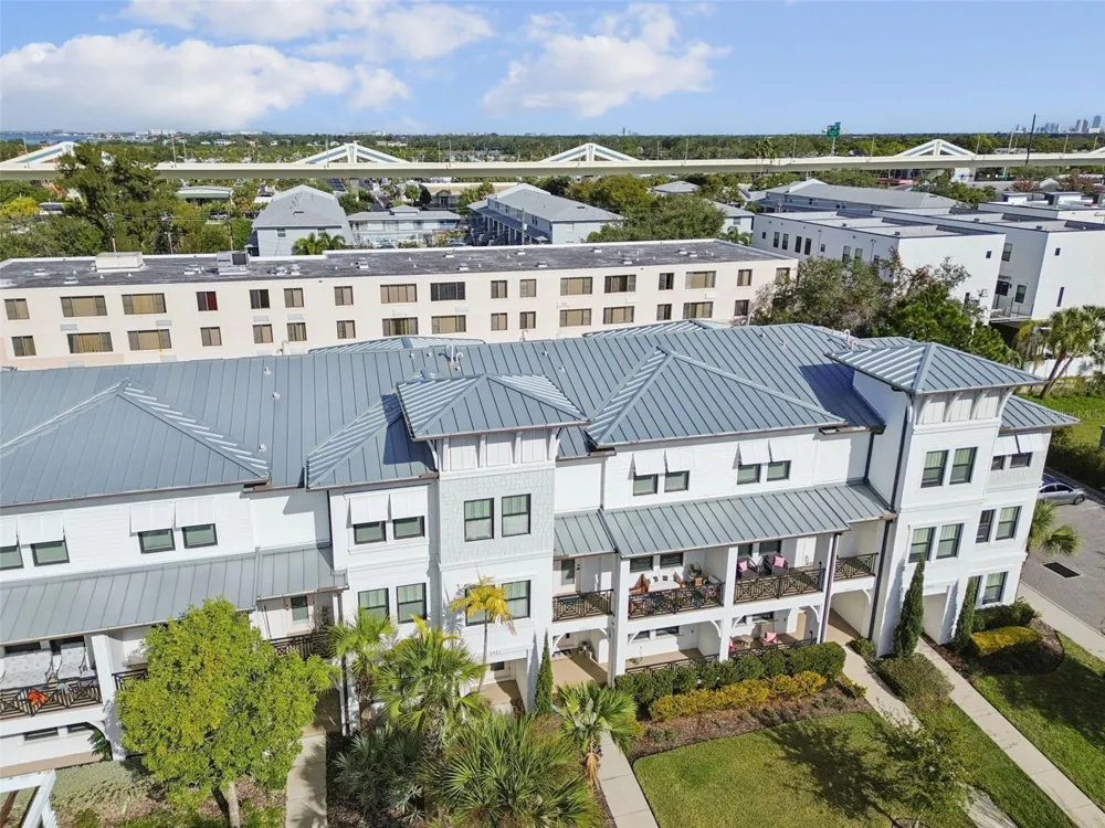 4921 W PAUL AVENUE #4 Tampa, FL 33611
