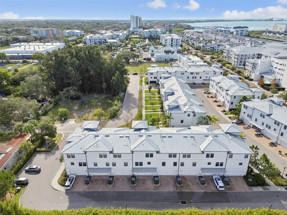 4921 W PAUL AVENUE #4 Tampa, FL 33611