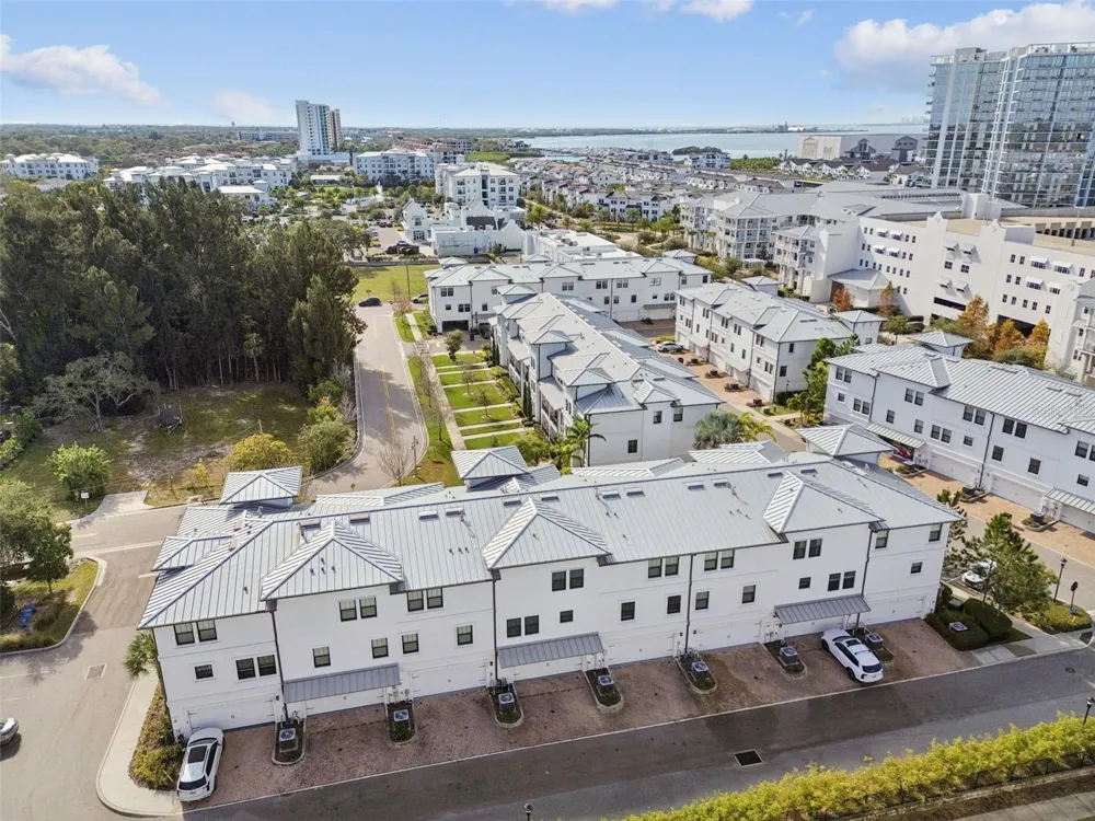 4921 W PAUL AVENUE #4 Tampa, FL 33611