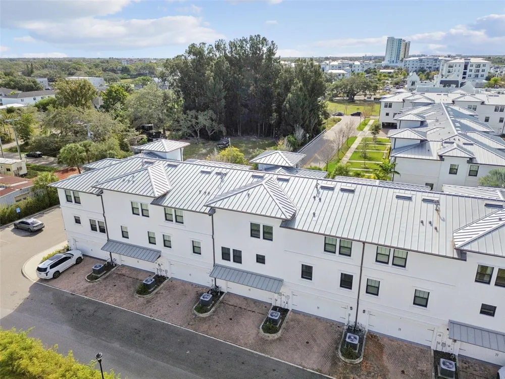 4921 W PAUL AVENUE #4 Tampa, FL 33611