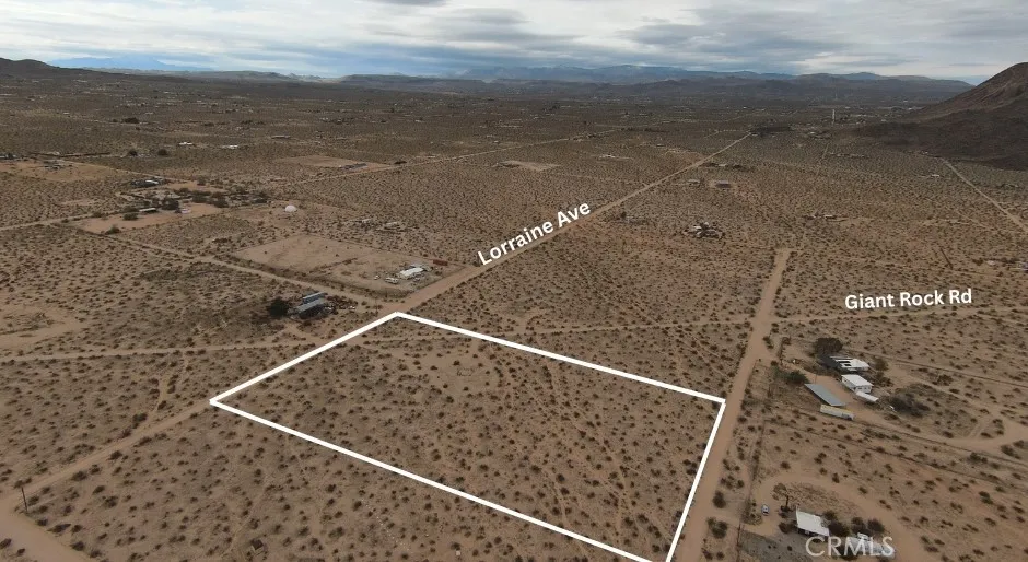 60426 Lorraine Landers, CA 92285