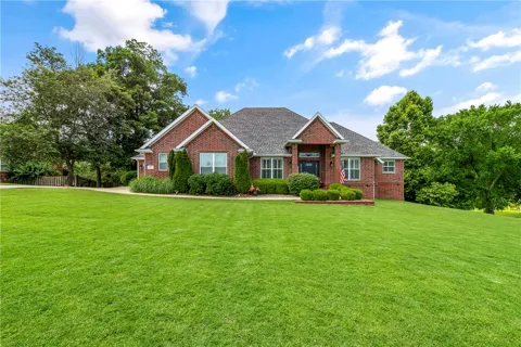 348 Whitcliff Drive