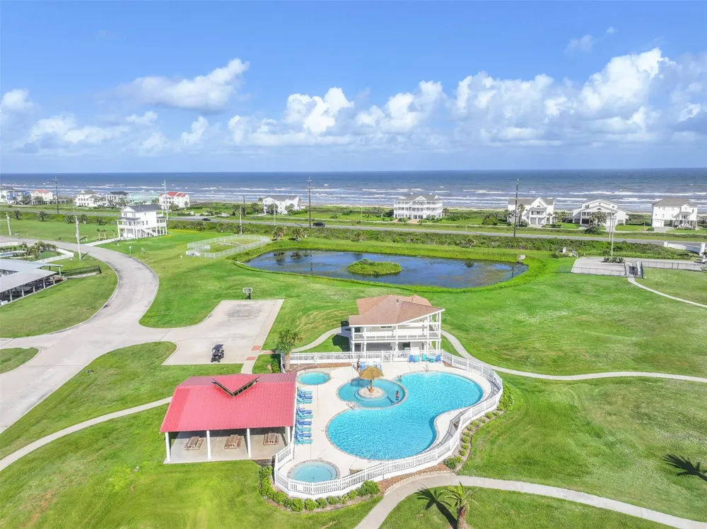 4119 Bluewing Teal Court Galveston, TX 77554