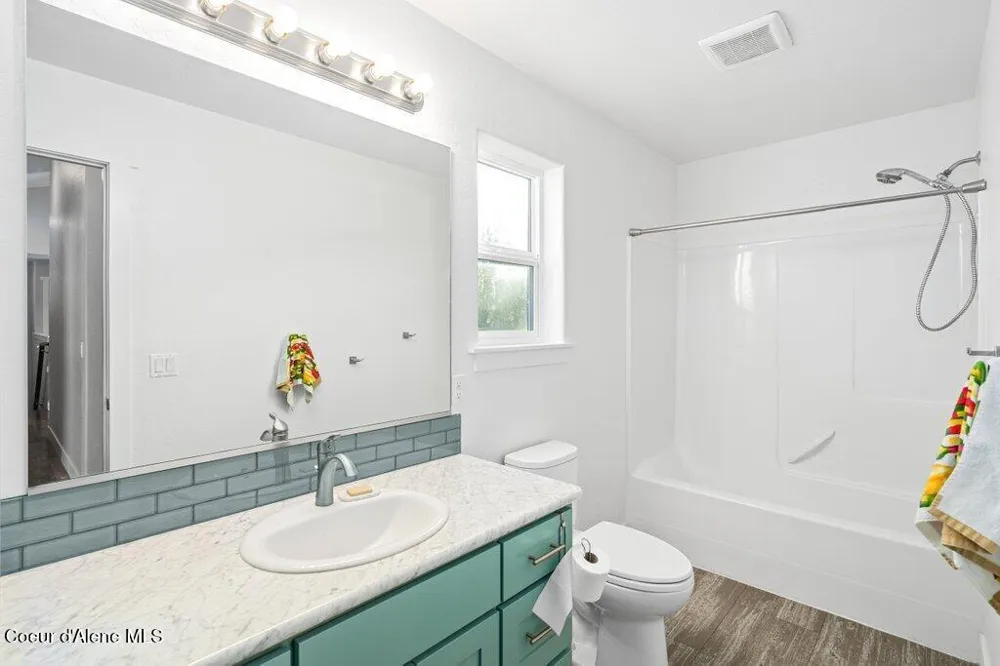202 Silver Saddle Court Pinehurst, ID 83850