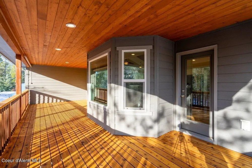202 Silver Saddle Court Pinehurst, ID 83850
