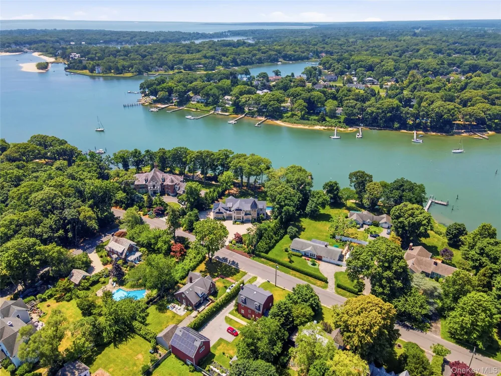 1750 Hobart Road Southold, NY 11971