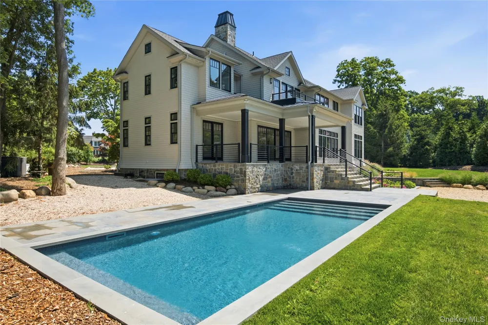 1750 Hobart Road Southold, NY 11971