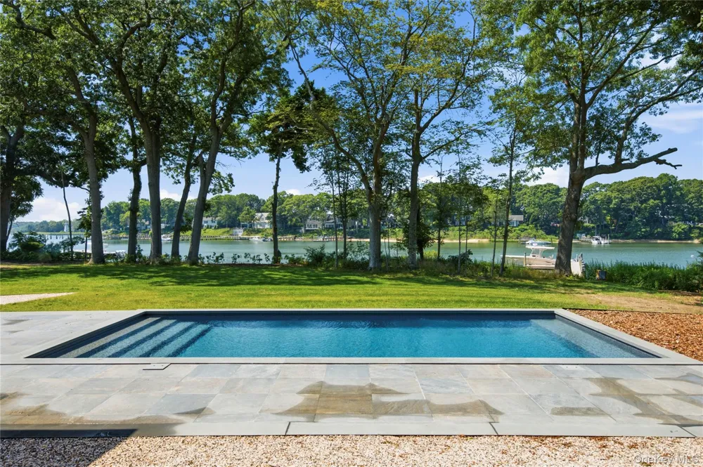 1750 Hobart Road Southold, NY 11971