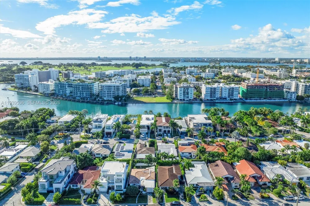 9424 Carlyle Ave Surfside, FL 33154