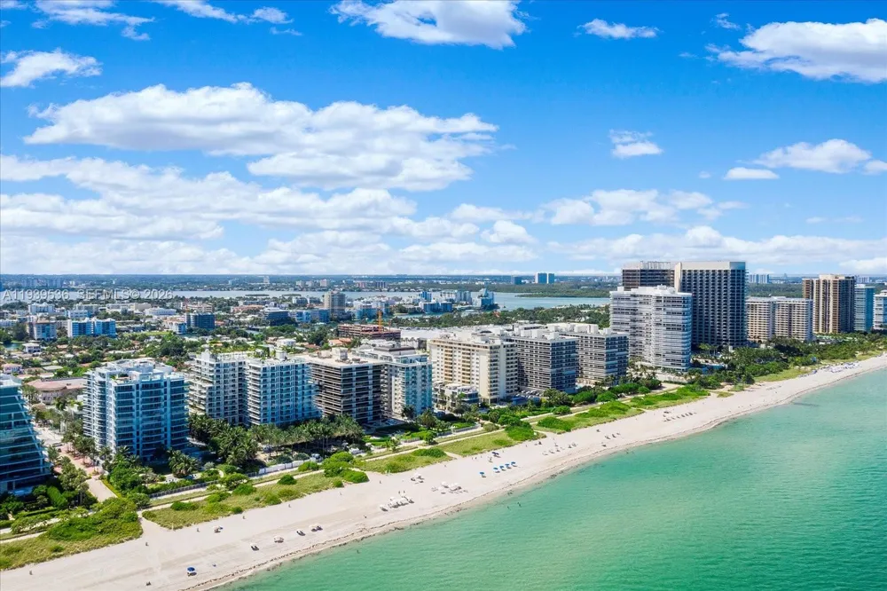 9424 Carlyle Ave Surfside, FL 33154