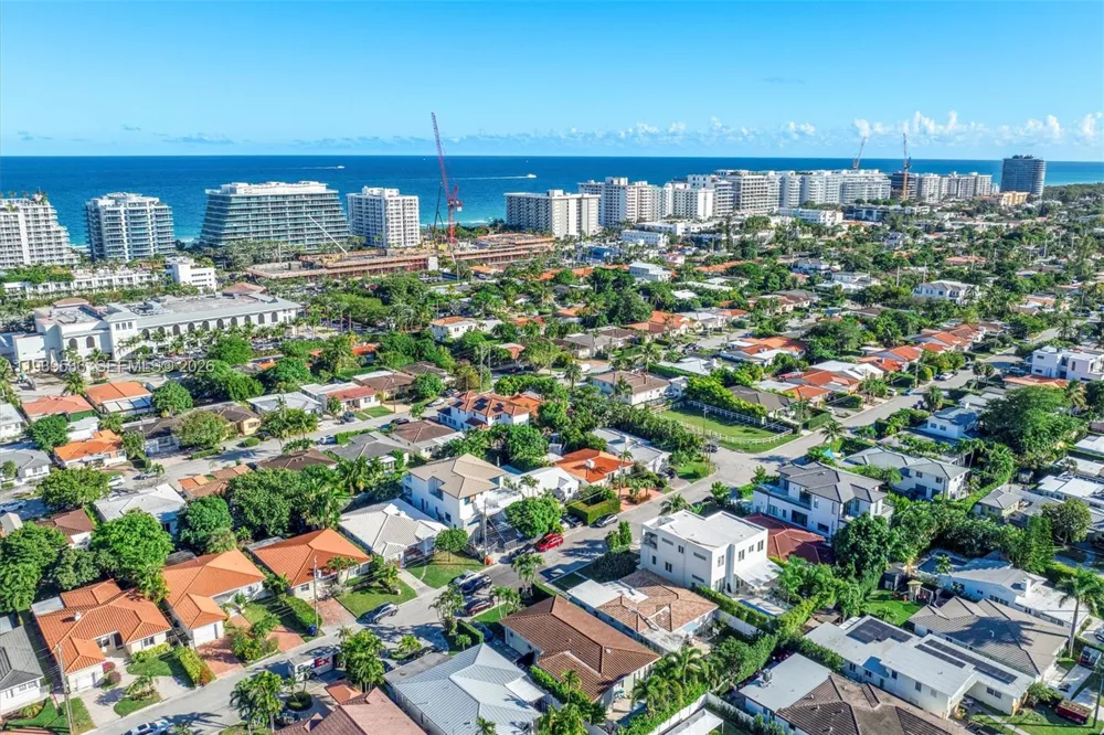 9424 Carlyle Ave Surfside, FL 33154
