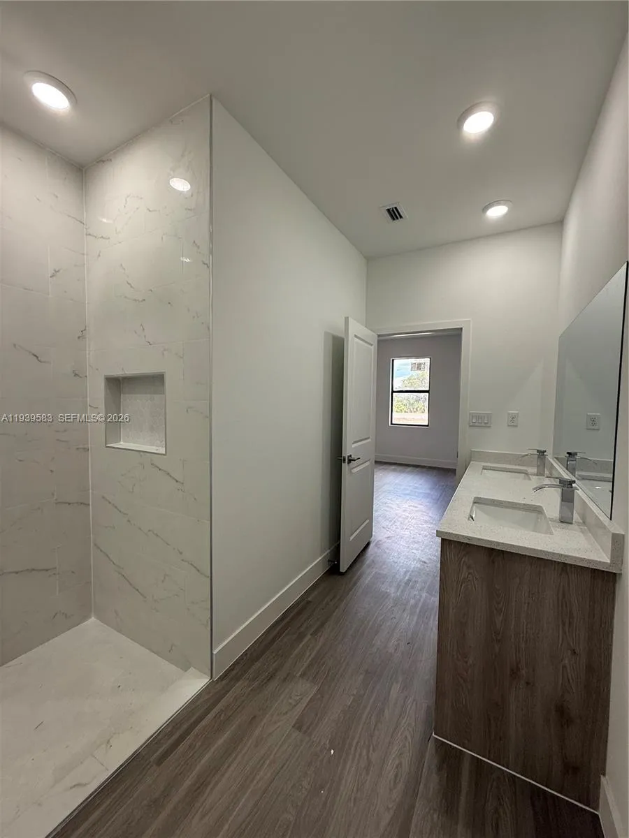 1048 Jay Ct La Belle, FL 33935