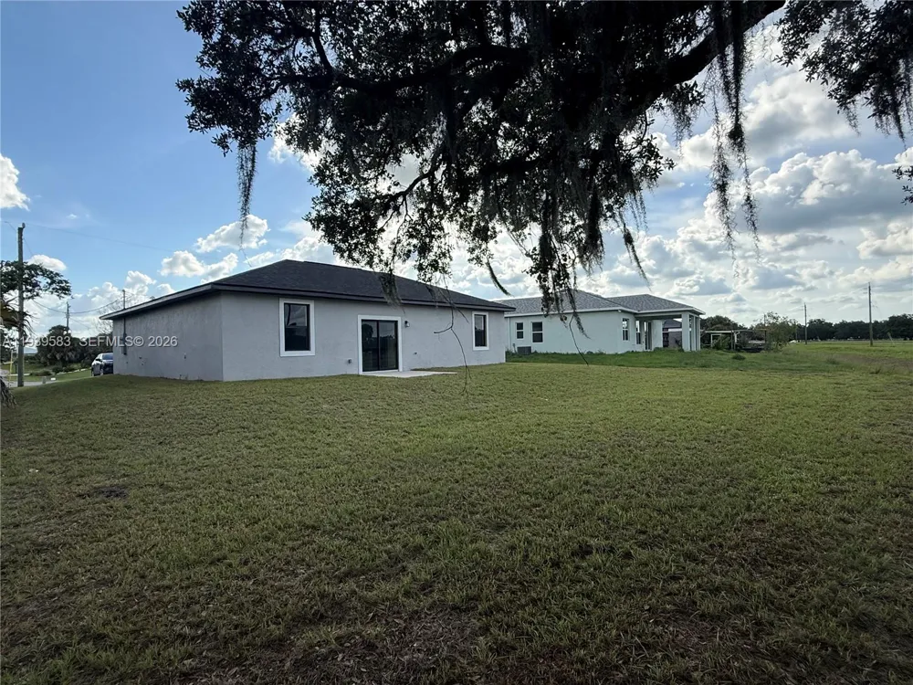 1048 Jay Ct La Belle, FL 33935