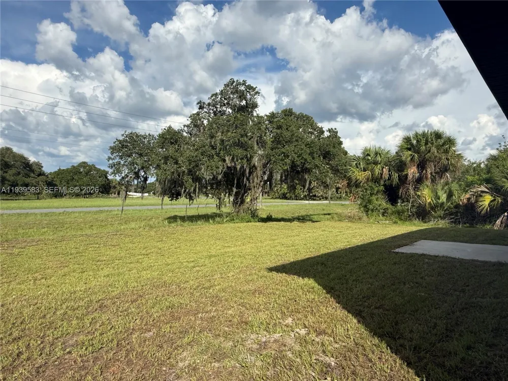 1048 Jay Ct La Belle, FL 33935