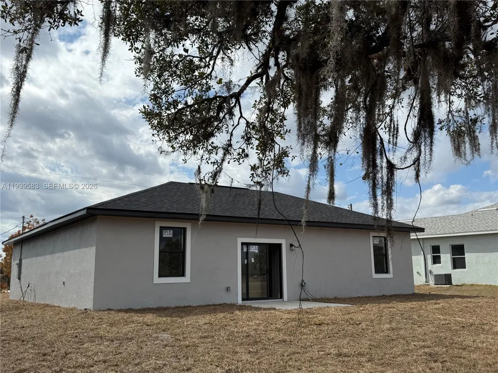 1048 Jay Ct La Belle, FL 33935