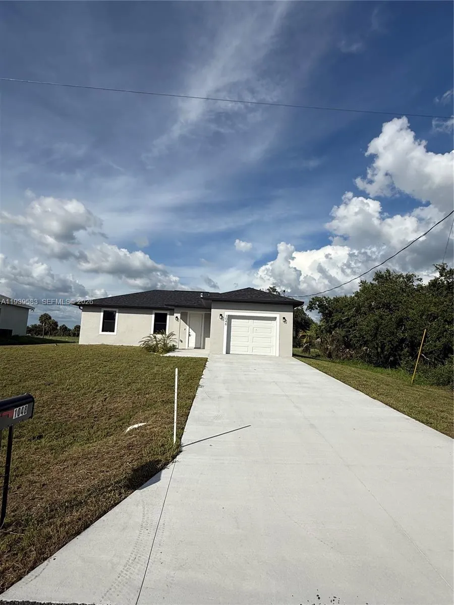 1048 Jay Ct La Belle, FL 33935