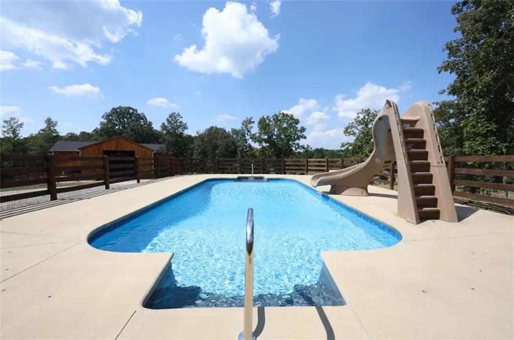 286 County Road 28 Centre, AL 35960
