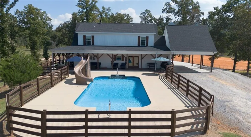 286 County Road 28 Centre, AL 35960