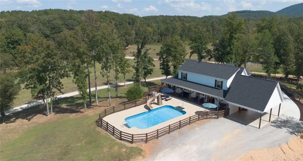 286 County Road 28 Centre, AL 35960