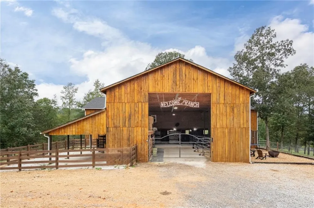286 County Road 28 Centre, AL 35960