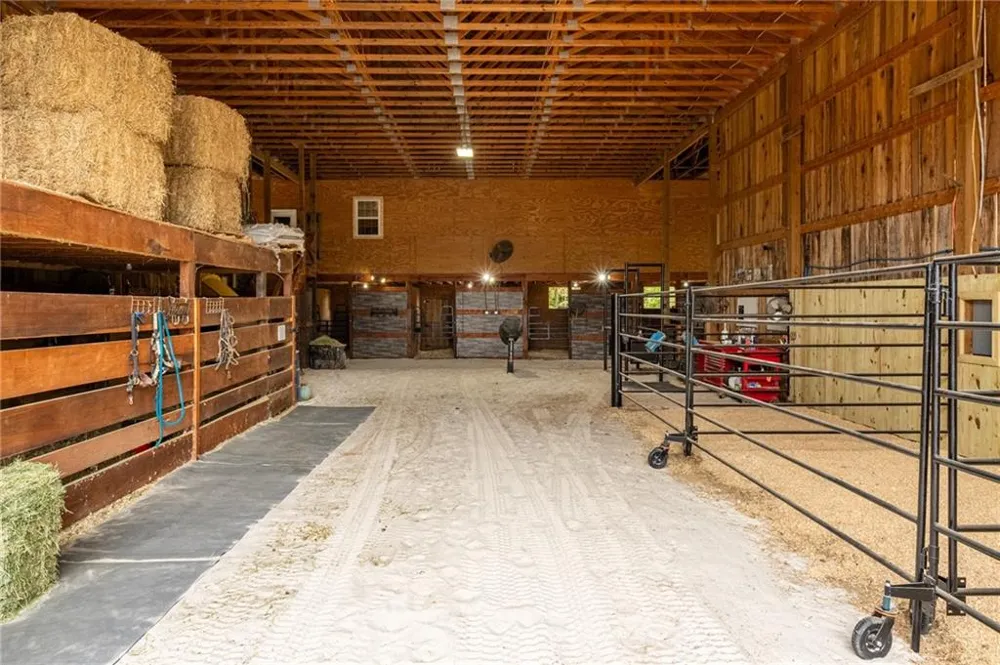 286 County Road 28 Centre, AL 35960