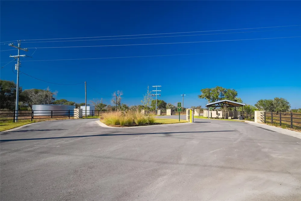 1293 Pintail Rock Island, TX 78934