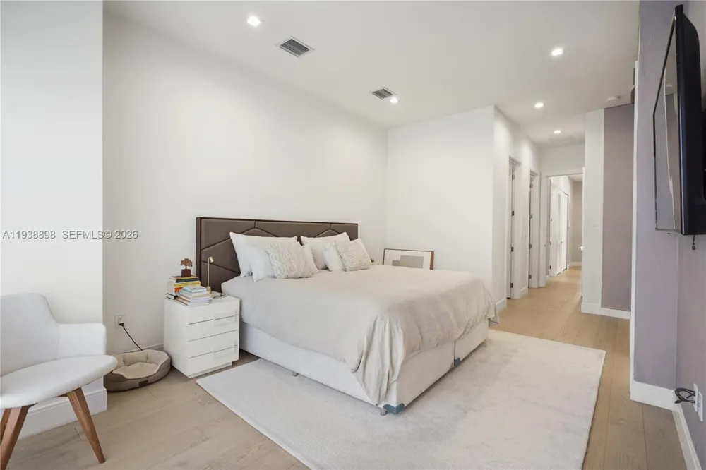 8144 NW 43rd St Doral, FL 33166