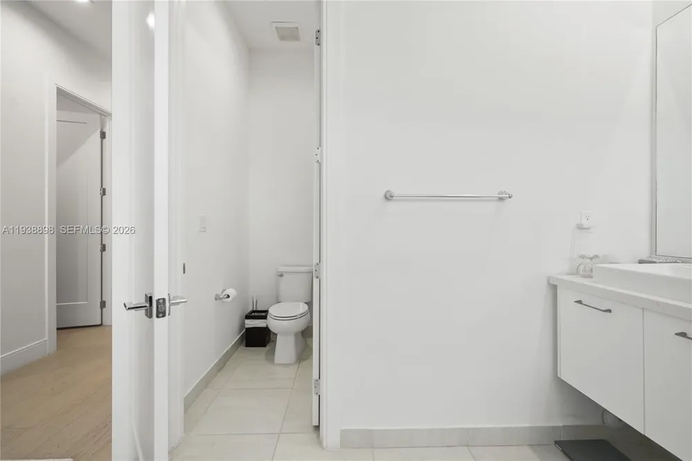 8144 NW 43rd St Doral, FL 33166