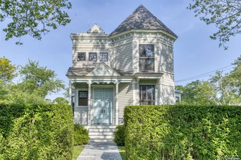 1855 Village Lane