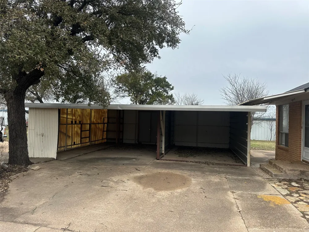 1121 E Coke Hamilton, TX 76531