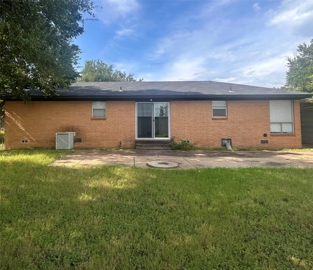 1121 E Coke Hamilton, TX 76531