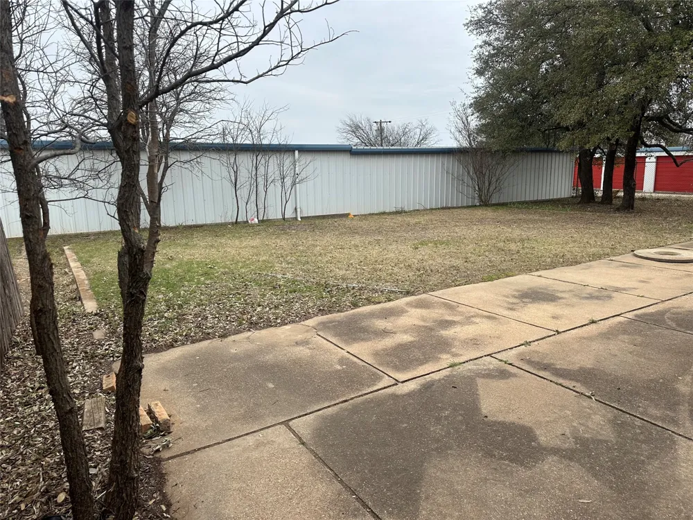 1121 E Coke Hamilton, TX 76531